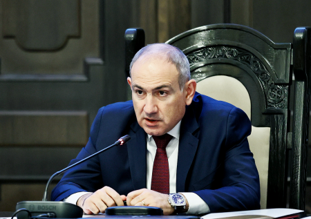 Пашинян посетовал на захламление церквей в стране
