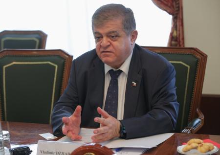 В Совфеде предрекли судьбу «Миротворца» после включения Мединского в базу