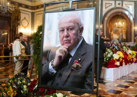 «Критика его раздражала»: художник Цигаль о Церетели, Черномырдине и РАХ