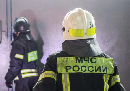 Завод по производству обуви полыхает в Подмосковье