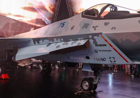 «Мат Западу»: Белоруссия вызвалась помочь России с «начинкой» Су-75