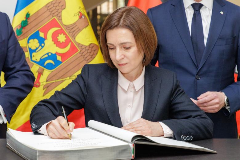 Майя Санду