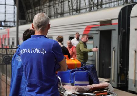 «Не сдержать слез». Что пережили пассажиры подорванного брянского поезда