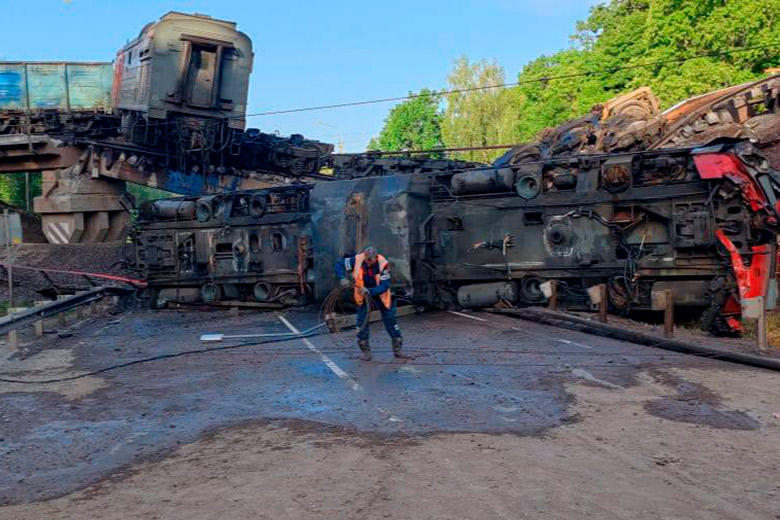 Обрушение железнодорожного моста в Курской области