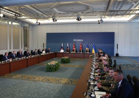 Политолог раскрыл, зачем Россия сделала Украине «пакетное предложение»