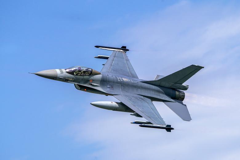 Истребитель F-16