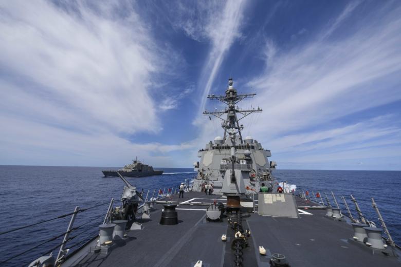 Эсминец с управляемыми ракетами USS Paul Ignatius (DDG 117) класса Arleigh Burke