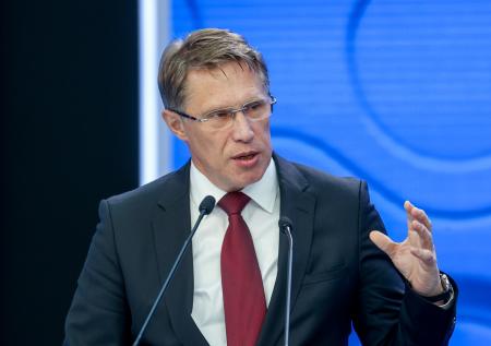 Мурашко отметил героизм медиков, бросившихся на помощь в Брянскую область