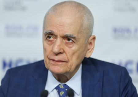 Онищенко раскритиковал условия для семейного отдыха в России