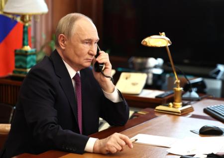 В Кремле рассказали, сколько длился телефонный разговор Путина и Трампа
