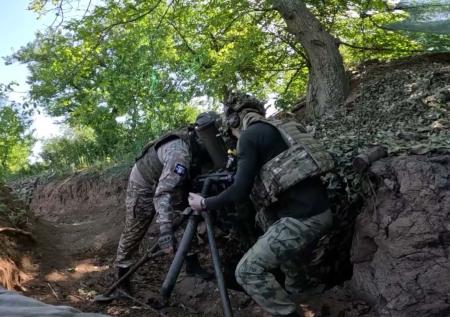 Три российских артиллериста спасли гаубицу от дронов ВСУ