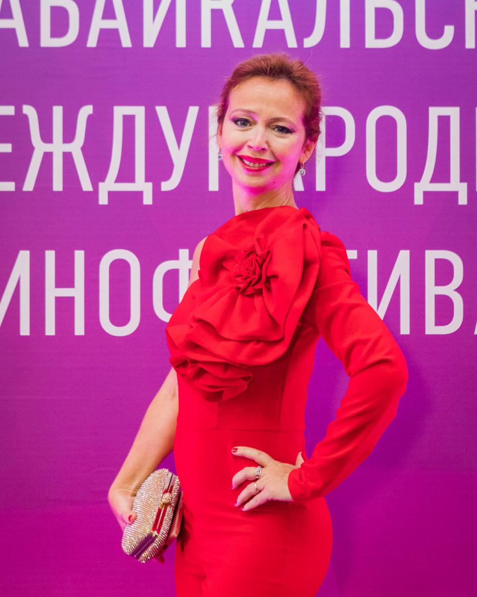 Елена Захарова
