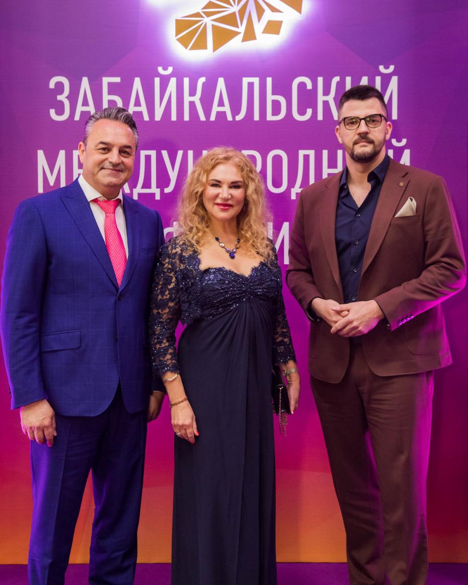 Антуан Барбар, Ирина Ларионова, Николай Темников