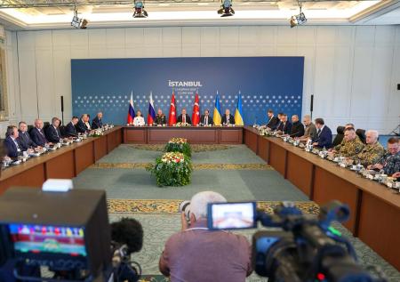 На переговорах России и Украины заметили важных участников
