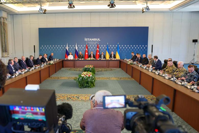 Переговоры российской и украинской делегаций в Стамбуле