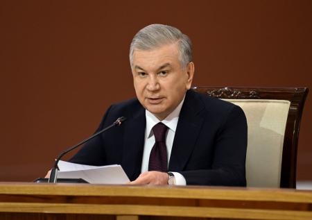 Узбекские футболисты получили от президента награду за исторический успех