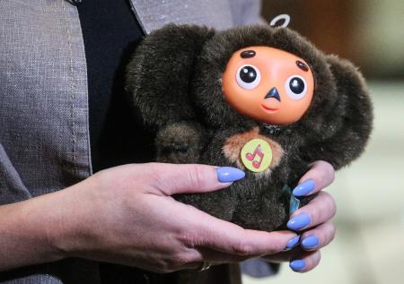 Глава Росмолодежи предложил повесить Чебурашек
