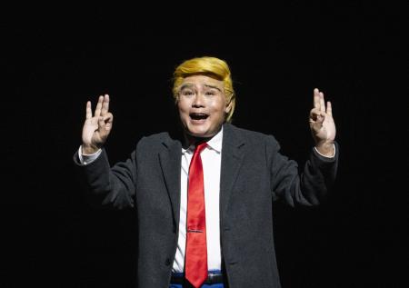 Трамп застрелил Зеленского из водяного пистолета в китайской опере