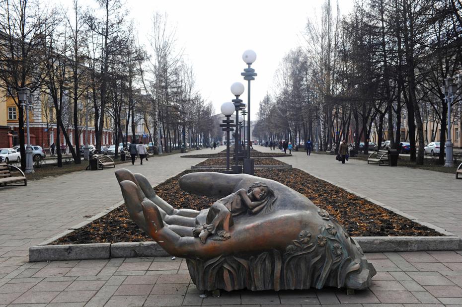 Скульптурная композиция «Колыбель»