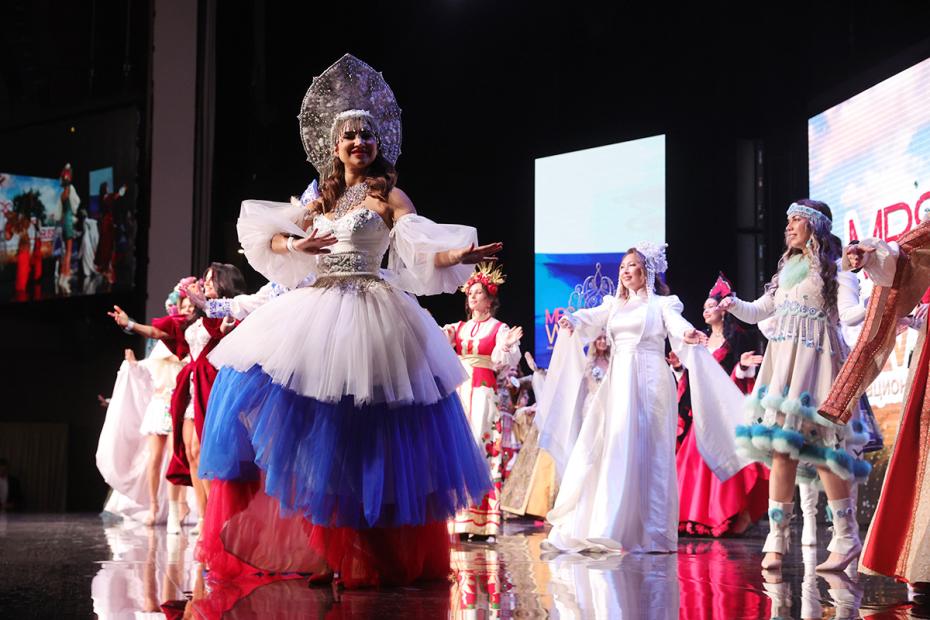 Участницы финала 10-го Всероссийского конкурса красоты и материнства «Миссис Россия Мира»