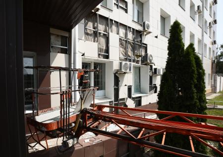 Опубликованы кадры удара по зданию суда, где находился Гладков