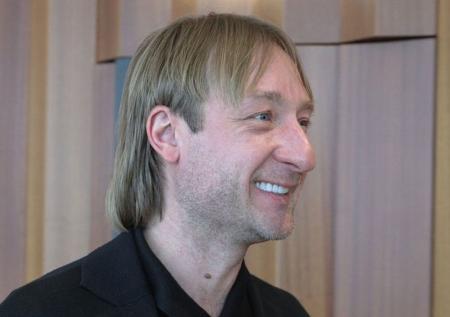 Плющенко показал лицо после пластической операции