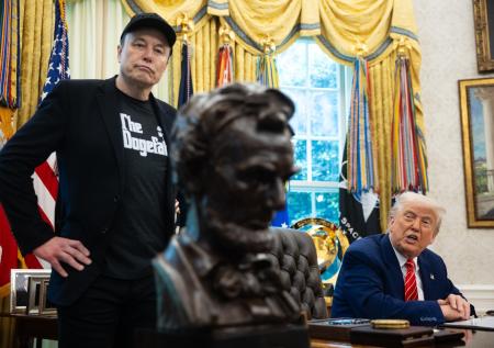 Ссора Трампа и Маска угрожает США зависимостью от России