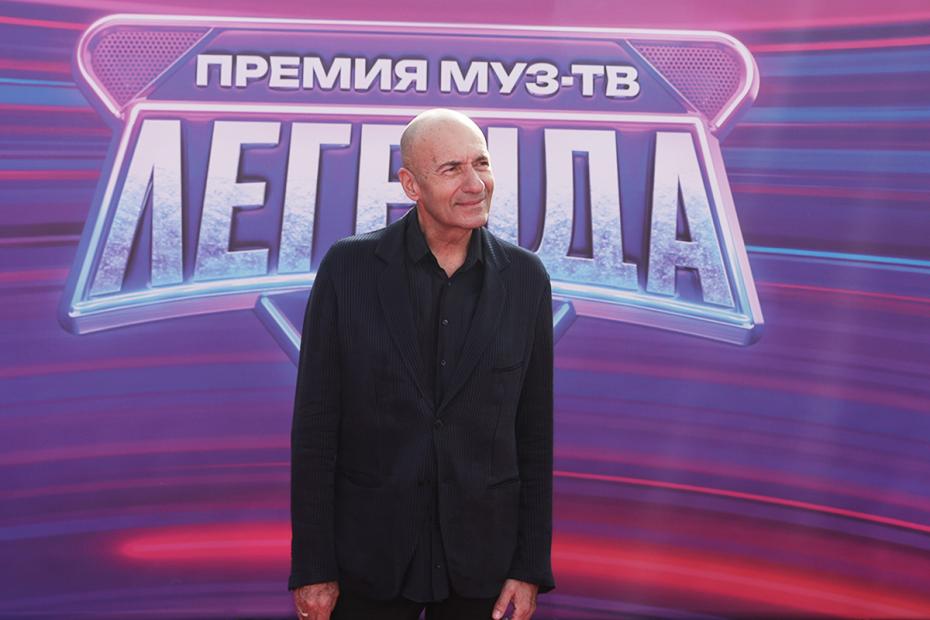 Игорь Крутой на красной дорожке перед церемонией вручения ХХ национальной телевизионной премии в области популярной музыки МУЗ-ТВ 2025