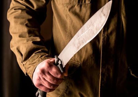 Мужчина ударом мачете отрубил руку сыну-альбиносу ради колдовского зелья