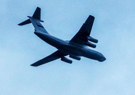 ИЛ-76 с вернувшимися из украинского плена военными приземлился в Чкаловском