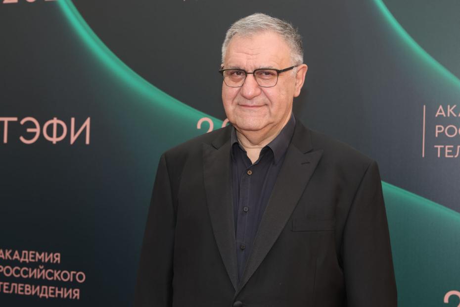 Продюсер Александр Акопов перед началом церемонии вручения национальной телевизионной премии ТЭФИ-2025 в Большом театре