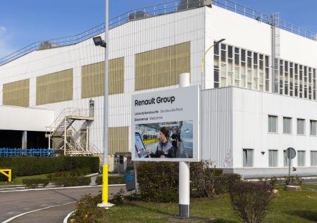Во Франции предопределили участь «дронового» завода Renault на Украине