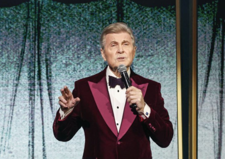 «Сил нет, передвигается плохо»: как живет 83-летний Лев Лещенко