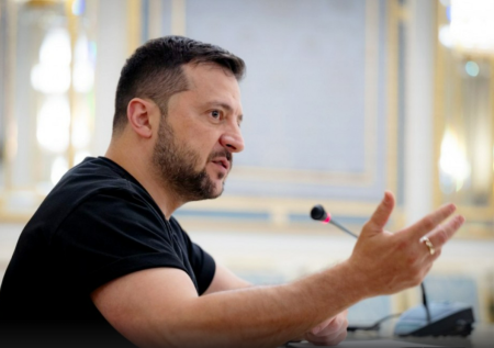 Зеленский снова призвал «остановить Россию» в вечернем обращении