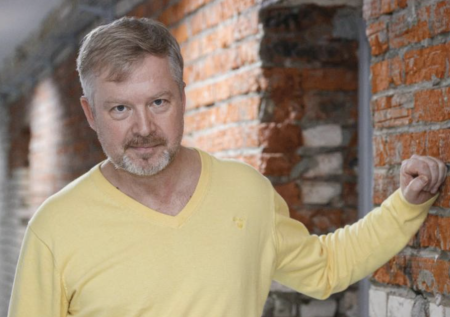 Огромные долги, личная жизнь, молчание об СВО: куда пропал Валдис Пельш