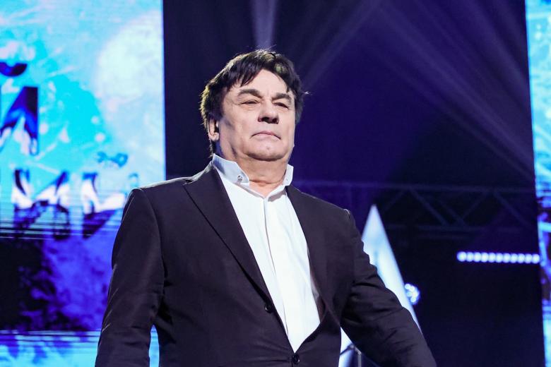 Александр Серов