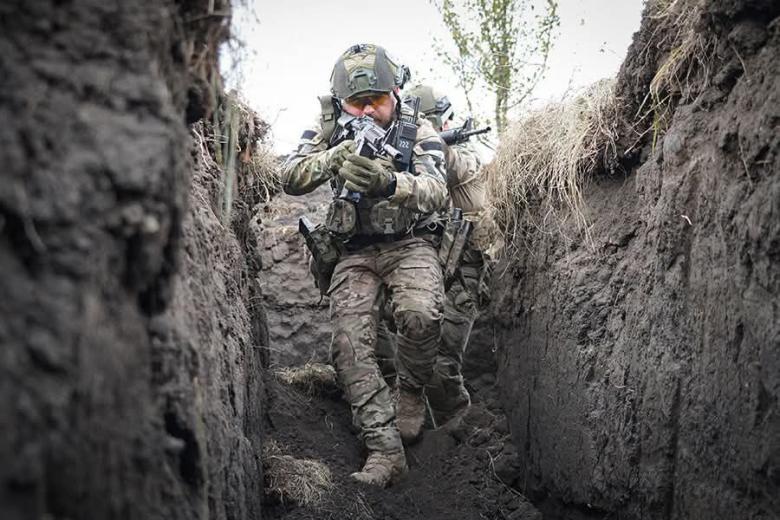 Военнослужащий