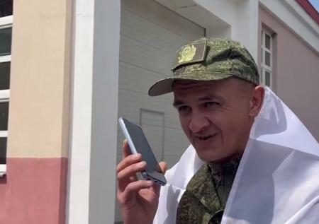 Появилось трогательное видео звонка бойца ВС РФ после освобождения из плена