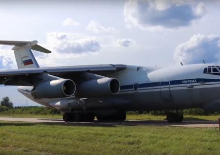 Самолет с вернувшимися из плена военными РФ приземлился в Подмосковье