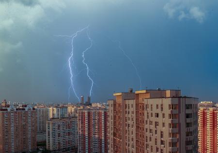Кошмарная жара и духота до +32? Погода в Москве на праздники: чего ждать