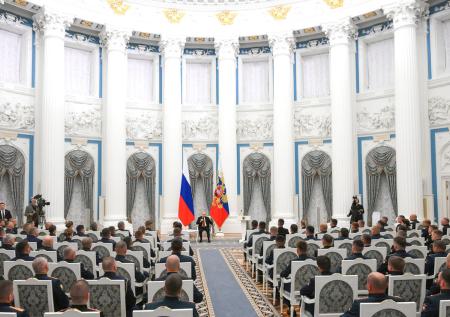 Боец ВС России рассказал Путину свою историю любви