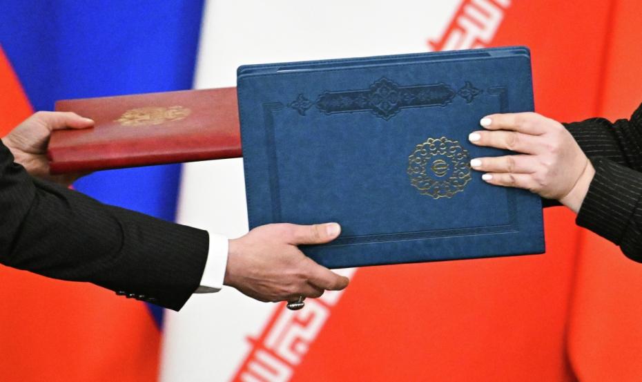 Церемония подписания президентом РФ Владимиром Путиным и президентом Ирана Масудом Пезешкианом договора о всеобъемлющем стратегическом партнерстве между Россией и Ираном