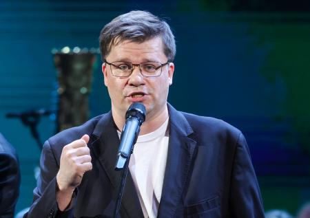 Харламов шуткой отреагировал на слухи о беременности жены