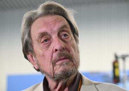 Отец Маска заявил, что из России делают «страшилку» для Запада