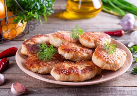 Повар из школьной столовой бы одобрил: котлеты по ГОСТу дома!