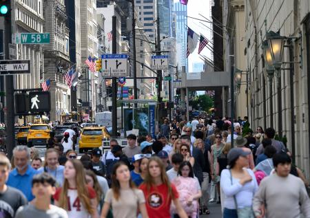В США могут запретить въезд гражданам еще более 30 стран