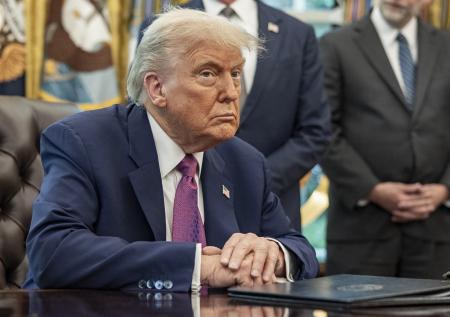 Трамп поблагодарил Иран за предупреждение об атаке на базу США