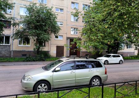 Россиянам рассказали, можно ли купить парковочное место на стоянке во дворе