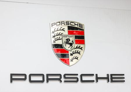 В Porsche объяснили, почему еще не ушли из России