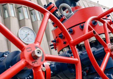 Еврокомиссия собралась запретить любые контракты на газ из России